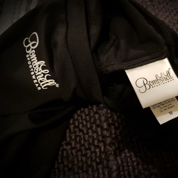 Bombshell Sportswear - Picture 4 of 8